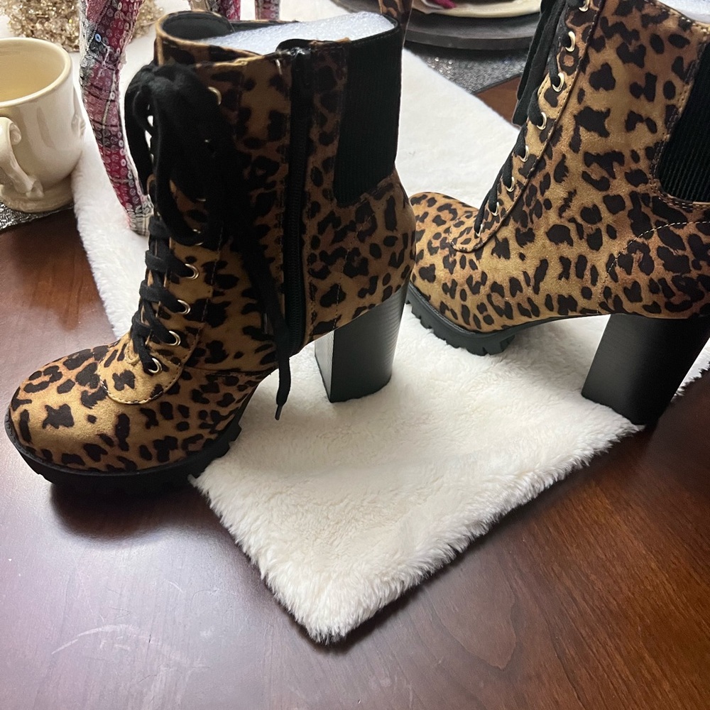 Gorgeous chunky boots never worn